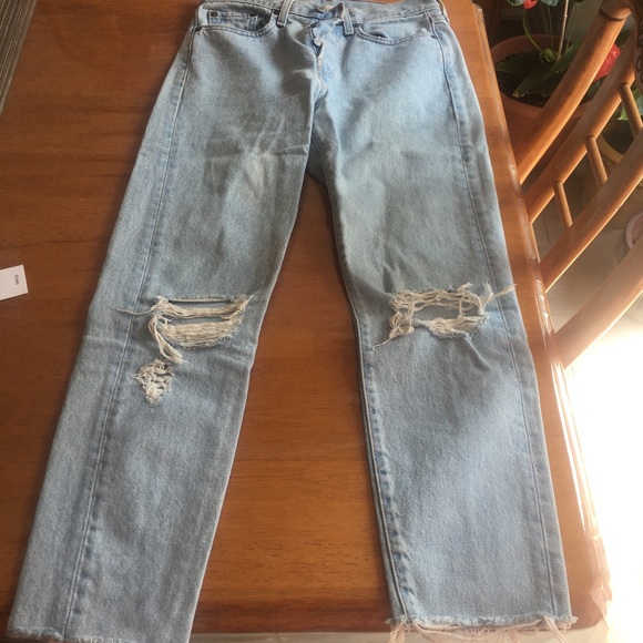 Ripped Levi Jeans (Light Blue) - Picture 1 of 7